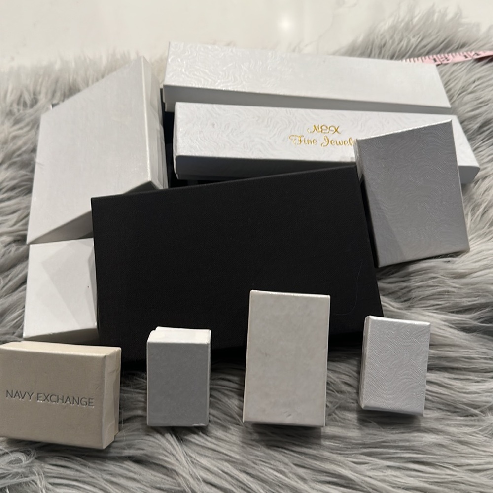 Gift 🎁 Boxes - Picture 6 of 9